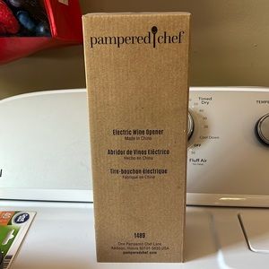 Pampered chef, Electric wine opener